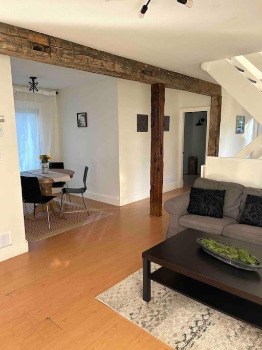 Cottage Retreat On 11 Acres Flesherton المظهر الخارجي الصورة